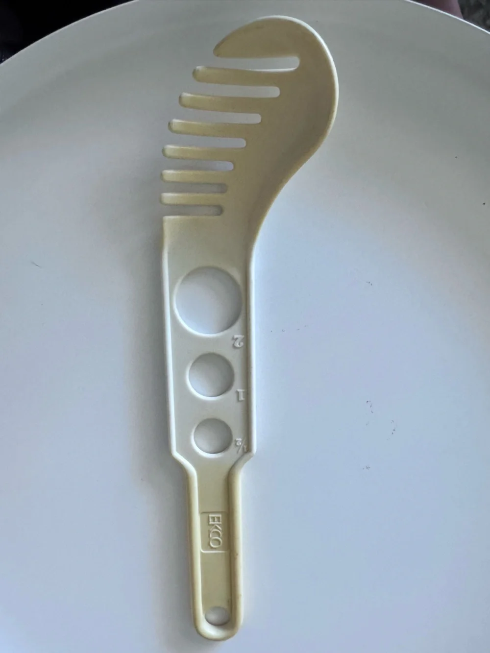 Ecko Cream Pasta Server Spoon- discolored